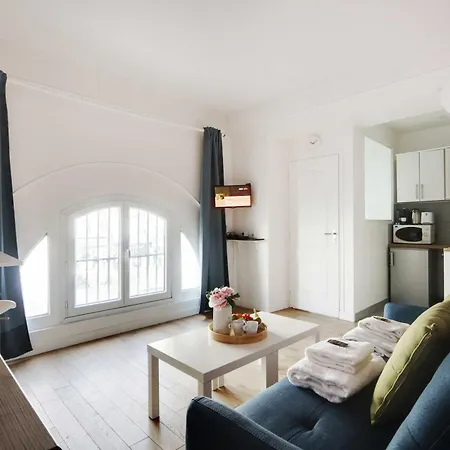 Atypical Parisian Studio Intimate