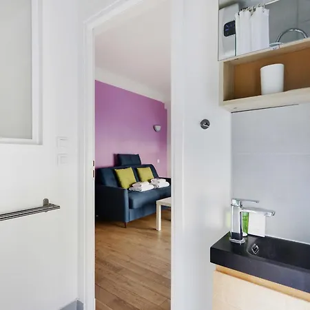 Atypical Parisian Studio Intimate *