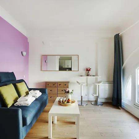 Atypical Parisian Studio Intimate Daire Paris